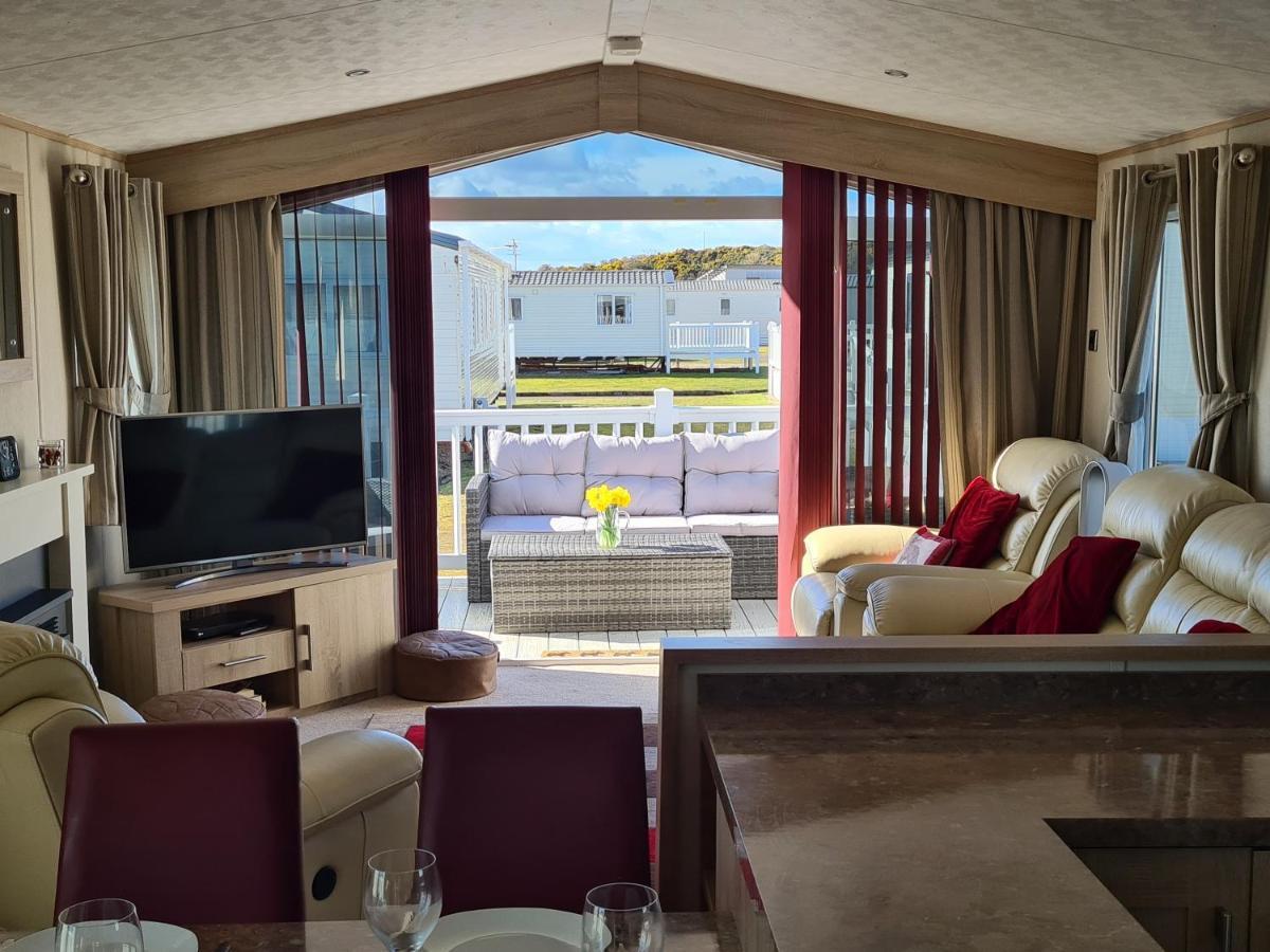 Helmsley Luxury Lodge Lossiemouth Bagian luar foto