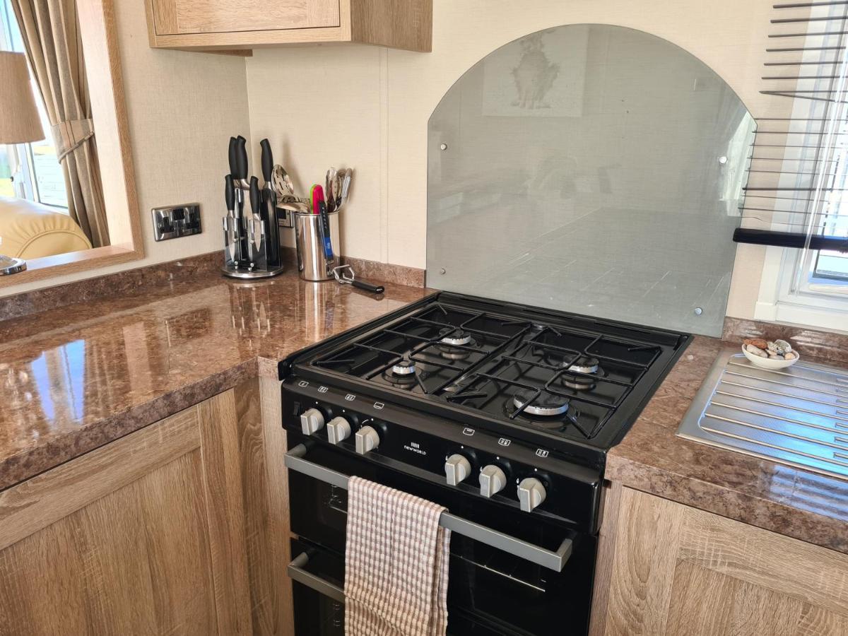 Helmsley Luxury Lodge Lossiemouth Bagian luar foto