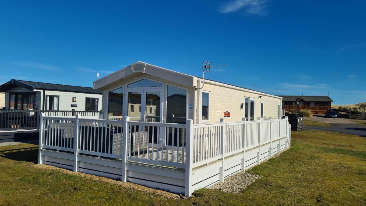 Helmsley Luxury Lodge Lossiemouth Bagian luar foto